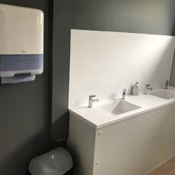 Sink unit in a toilet